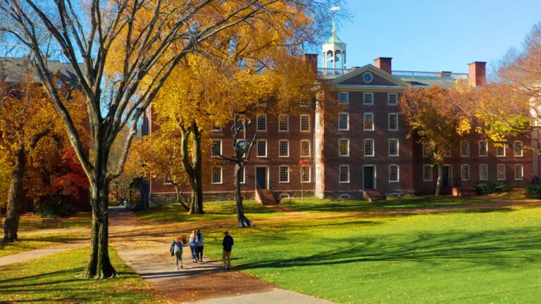 Justicia federal publica transcripciones de videos del atacante de Brown University