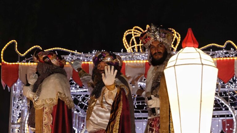 Descubre cómo disfrutar del desfile de los Reyes Magos en Puebla este enero