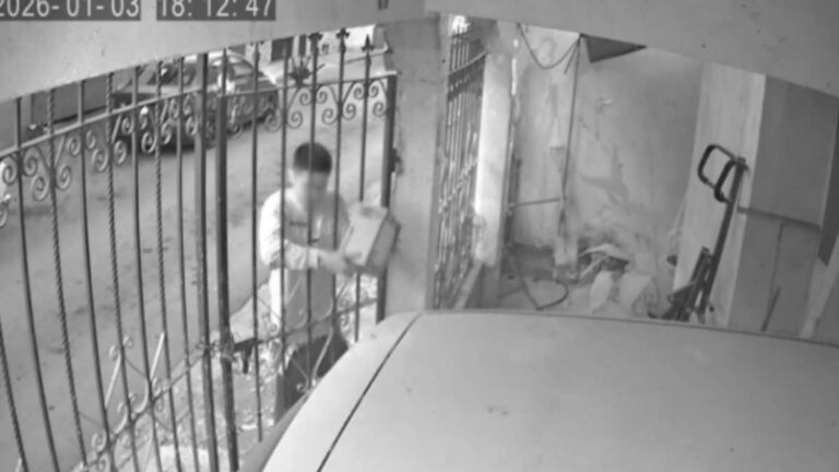 Robo de Paquetes en Monterrey: Joven Sorpresa al Robar de Amazon en Colonia Moderna | VIDEO