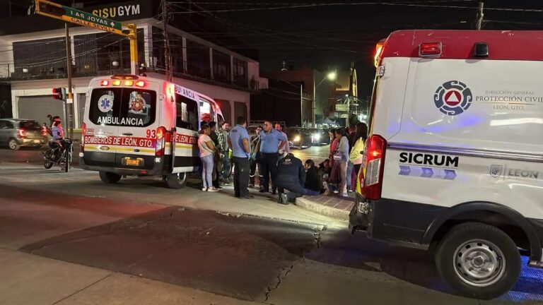 Choque de Motocicletas en el Bulevar San Juan Bosco de León Deja Cinco Heridos