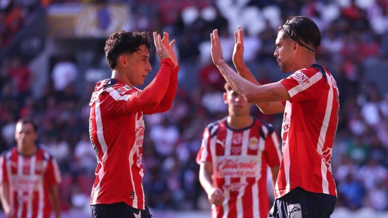 Chivas Logra Medalla de Bronce en la Copa Pacífica: Éxito en la Pretemporada