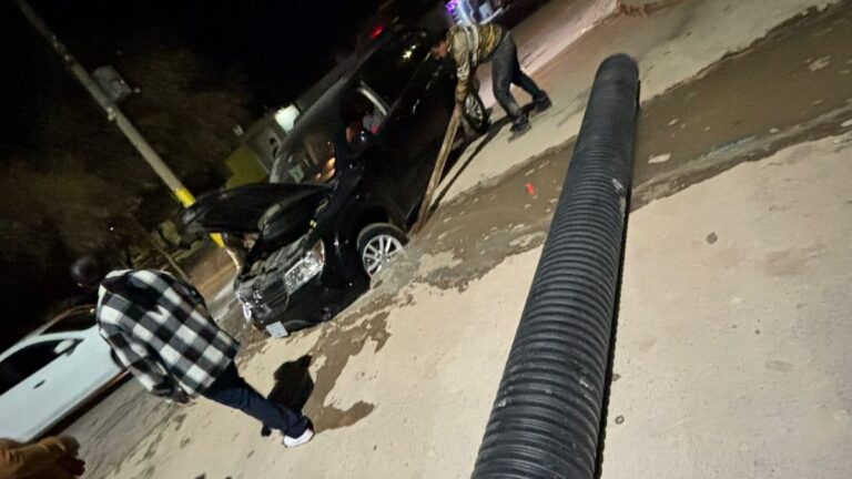 Accidente de Camioneta en Torreón: La Peligrosa Zanja de SIMAS en la Colonia Las Carolinas