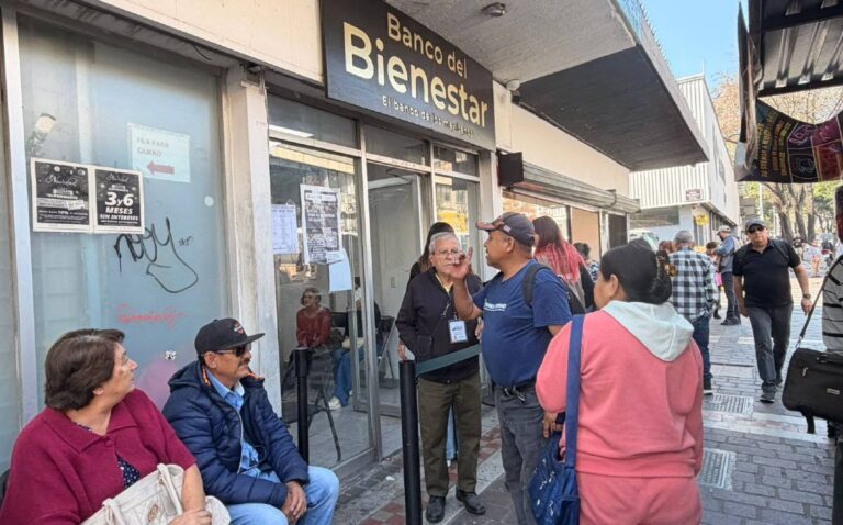 Pensión del Bienestar: ¿Cómo están las filas en el banco de avenida Juárez en Guadalajara?